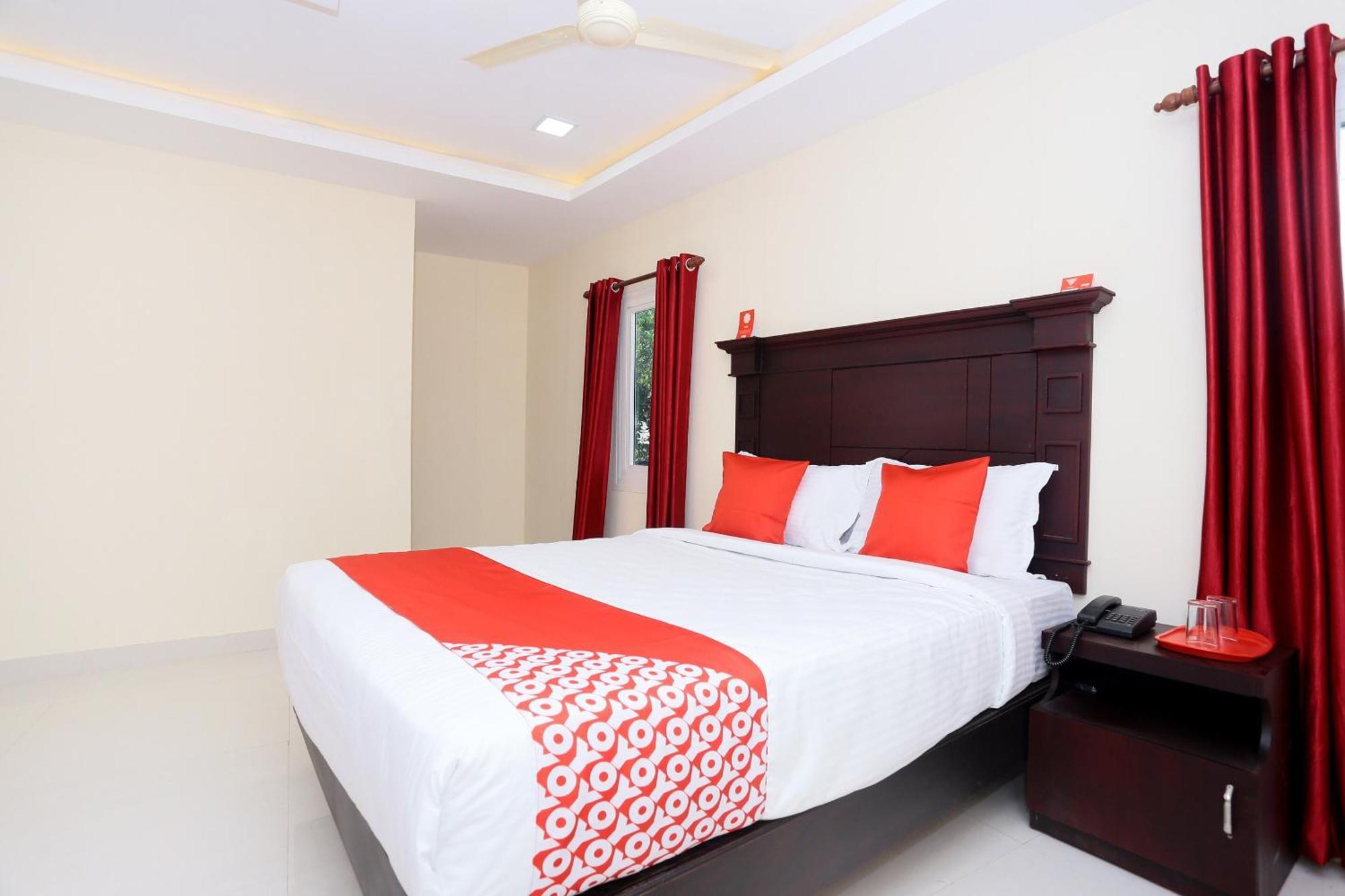 Hotel O Malabar Plaza Kochi Exterior photo