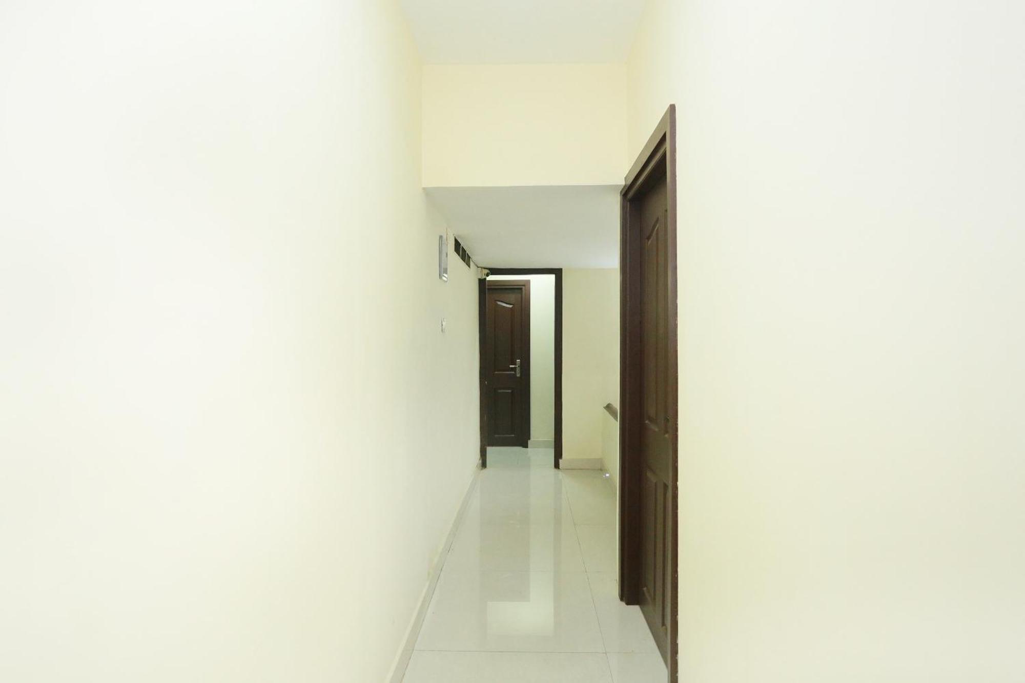 Hotel O Malabar Plaza Kochi Exterior photo